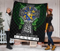 ScotsTee Shop Irish Shea or O'Shee Coat of Arms Family Crest Ireland Quilt Ireland Legend Quilt