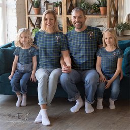 ScotsTee Shop Scottish Lamont Ancient Clan Crest Tartan T Shirt for Family Tartan Matching Family T Shirts