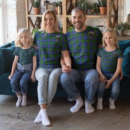 ScotsTee Shop Scottish Turnbull Hunting Clan Crest Tartan T Shirt for Family Tartan Matching Family T Shirts