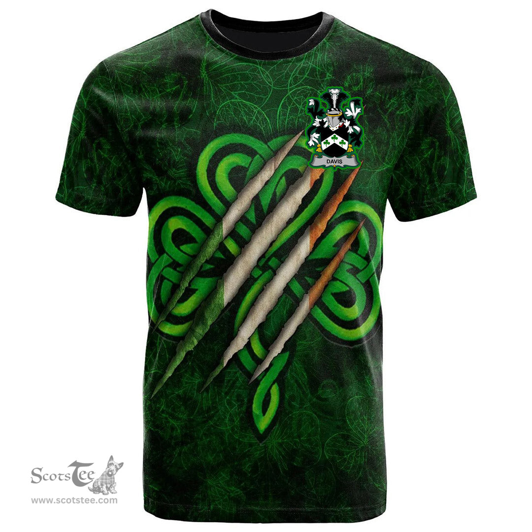 ScotsTee Shop Irish Davis Coat of Arms Irish T Shirt Irish In Me Shamrock Scratch