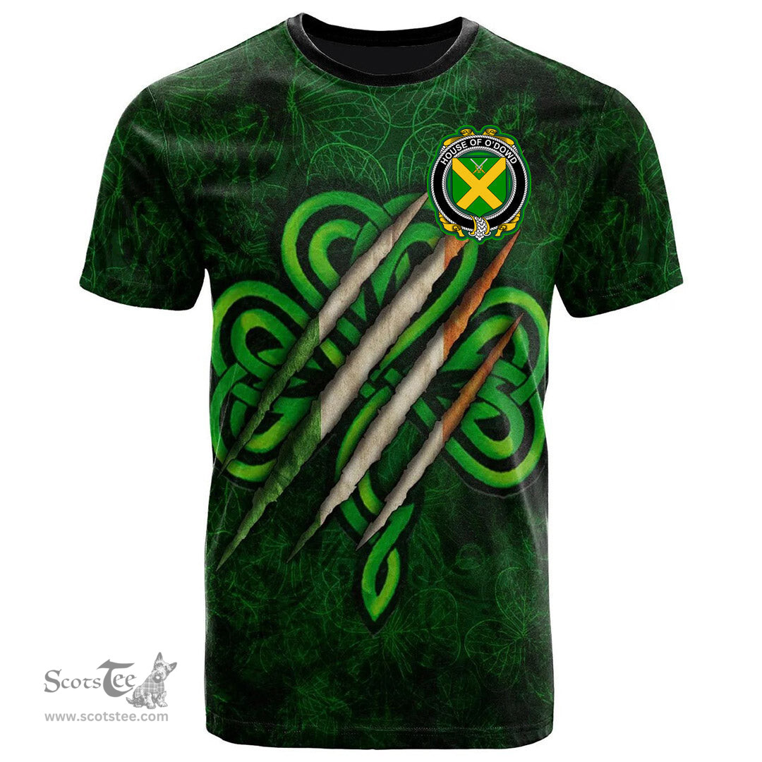 ScotsTee Shop Irish House of O DOWD Coat of Arms Irish T Shirt Irish In Me Shamrock Scratch