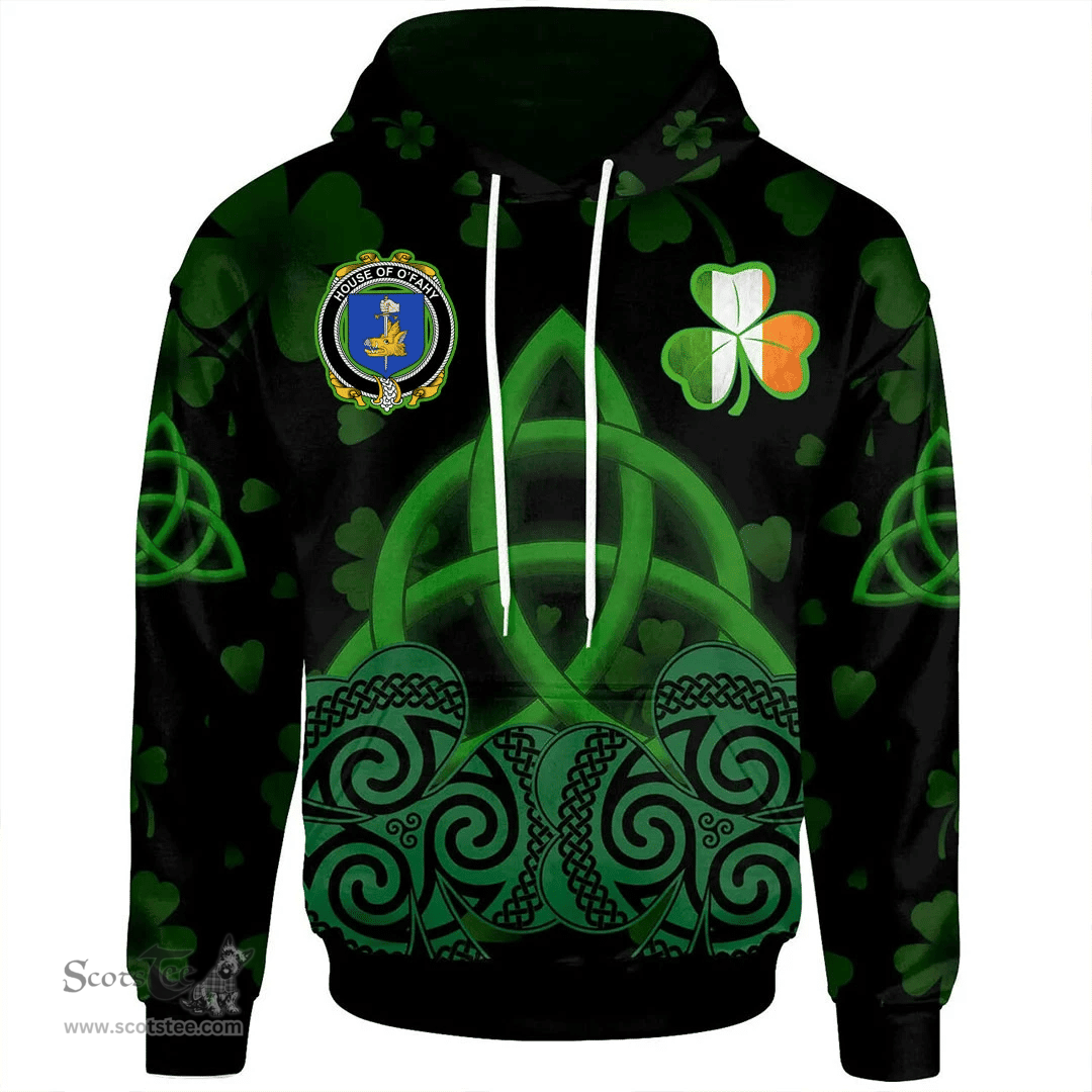 ScotsTee Shop Irish House of O'FAHY Coat of Arms Irish Hoodie Celtic Knot And Shamrock Black Pattern