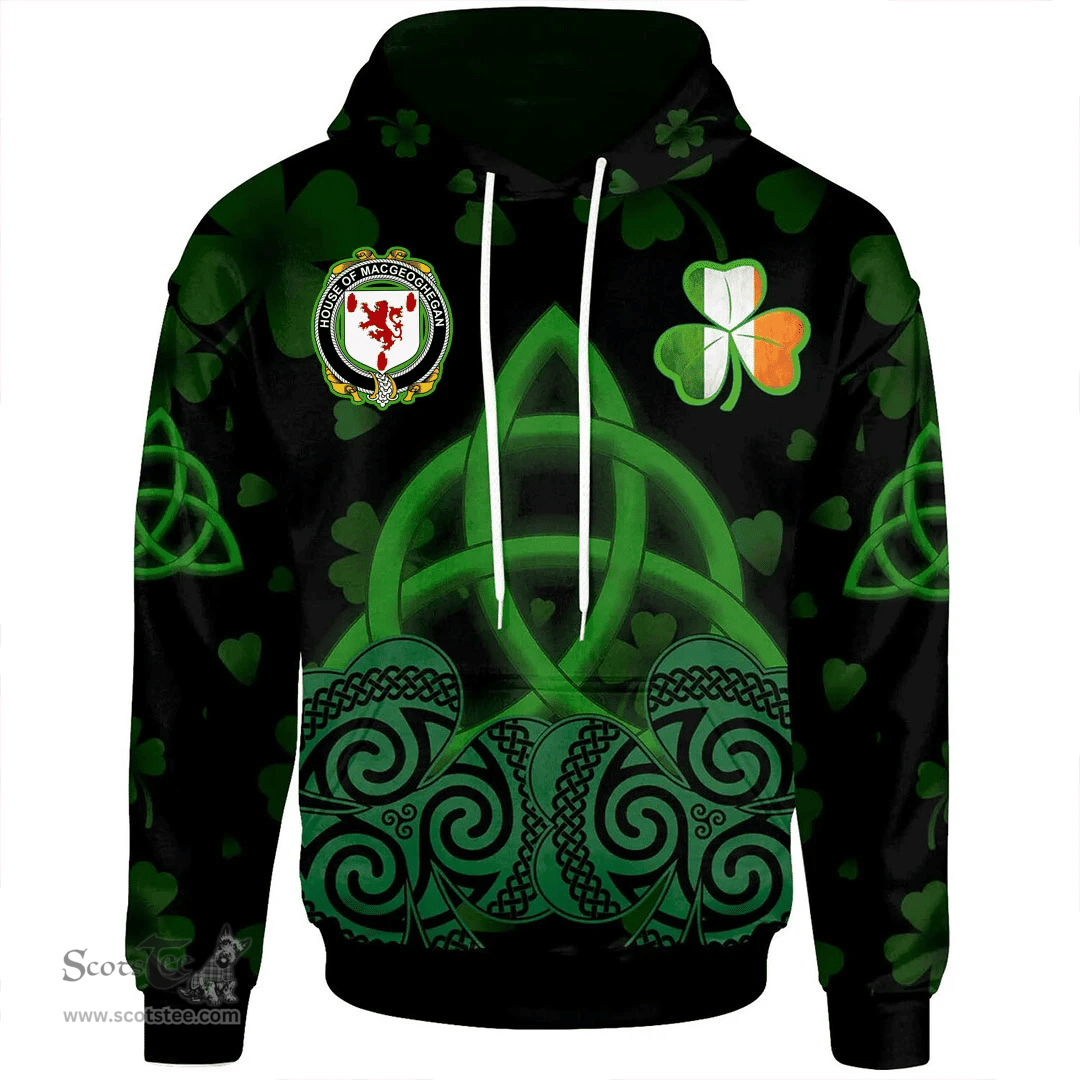 ScotsTee Shop Irish House of MACGEOGHEGAN Coat of Arms Irish Hoodie Celtic Knot And Shamrock Black Pattern