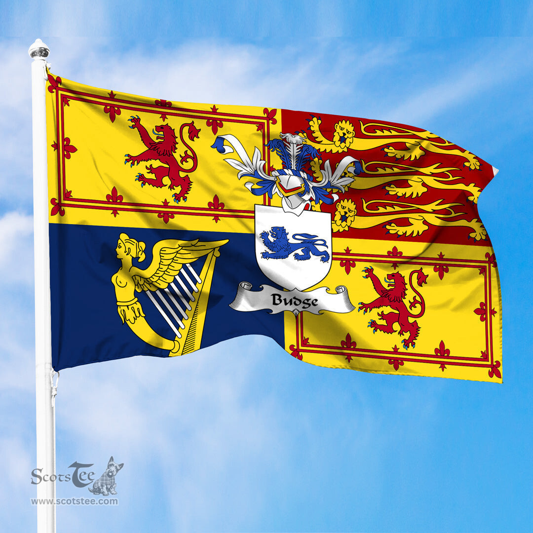 ScotsTee Shop Scottish Budge Clan Family Crest Royal Standard of the United Kingdom for use in Scotland Flag