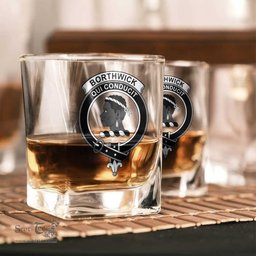 ScotsTee Shop Scottish Borthwick Ancient Clan Crest Decanter Set Scottish Glass Decanter and Glasses in Thistle Wooden Box