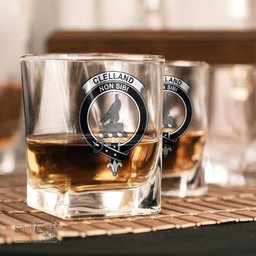 ScotsTee Shop Scottish Clelland Modern Clan Crest Decanter Set Scottish Glass Decanter and Glasses in Thistle Wooden Box