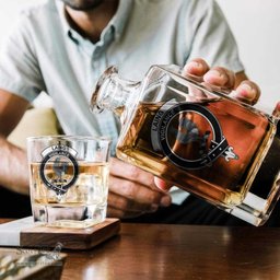 ScotsTee Shop Scottish Laing Clan Crest Decanter Set Scottish Glass Decanter and Glasses in Thistle Wooden Box