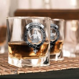 ScotsTee Shop Scottish Urquhart Broad Red Ancient Clan Crest Decanter Set Scottish Glass Decanter and Glasses in Thistle Wooden Box