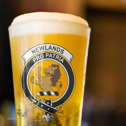 ScotsTee Shop Scottish Newlands of Lauriston Clan Crest Scottish Beer Glass