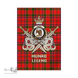 ScotsTee Shop Scottish Munro Modern Clan Crest Tartan Flag The Golden Sword of Courageous Legacy Flag