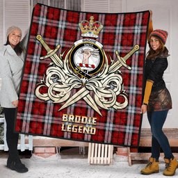 ScotsTee Shop Scottish Brodie Dress Clan Crest Tartan Quilt The Golden Sword of Courageous Legacy Quilt