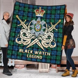 ScotsTee Shop Scottish Black Watch Ancient Clan Crest Tartan Quilt The Golden Sword of Courageous Legacy Quilt
