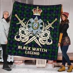 ScotsTee Shop Scottish Black Watch Clan Crest Tartan Quilt The Golden Sword of Courageous Legacy Quilt