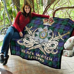 ScotsTee Shop Scottish Black Watch Modern Clan Crest Tartan Quilt The Golden Sword of Courageous Legacy Quilt