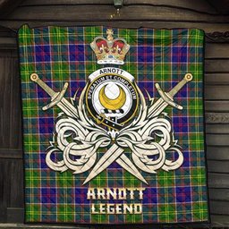 ScotsTee Shop Scottish Arnott Clan Crest Tartan Quilt The Golden Sword of Courageous Legacy Quilt