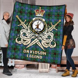 ScotsTee Shop Scottish Davidson Ancient Clan Crest Tartan Quilt The Golden Sword of Courageous Legacy Quilt