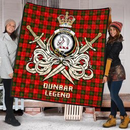 ScotsTee Shop Scottish Dunbar Modern Clan Crest Tartan Quilt The Golden Sword of Courageous Legacy Quilt
