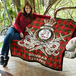ScotsTee Shop Scottish Dunbar Modern Clan Crest Tartan Quilt The Golden Sword of Courageous Legacy Quilt