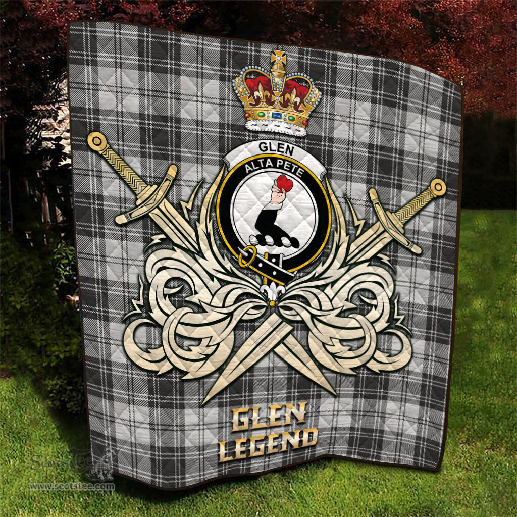 ScotsTee Shop Scottish Glen Clan Crest Tartan Quilt The Golden Sword of Courageous Legacy Quilt