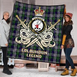 ScotsTee Shop Scottish Colquhoun Dress Clan Crest Tartan Quilt The Golden Sword of Courageous Legacy Quilt