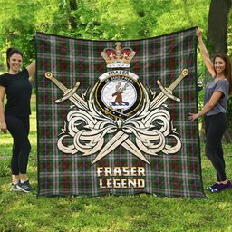 ScotsTee Shop Scottish Fraser Hunting Dress Clan Crest Tartan Quilt The Golden Sword of Courageous Legacy Quilt