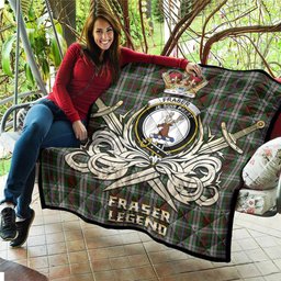 ScotsTee Shop Scottish Fraser Hunting Dress Clan Crest Tartan Quilt The Golden Sword of Courageous Legacy Quilt