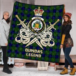 ScotsTee Shop Scottish Dundas Modern Clan Crest Tartan Quilt The Golden Sword of Courageous Legacy Quilt