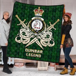 ScotsTee Shop Scottish Dunbar Hunting Clan Crest Tartan Quilt The Golden Sword of Courageous Legacy Quilt