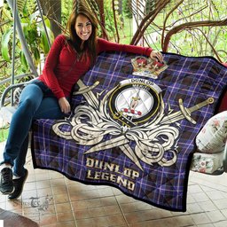 ScotsTee Shop Scottish Dunlop Modern Clan Crest Tartan Quilt The Golden Sword of Courageous Legacy Quilt
