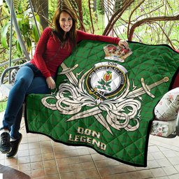 ScotsTee Shop Scottish Don Clan Crest Tartan Quilt The Golden Sword of Courageous Legacy Quilt