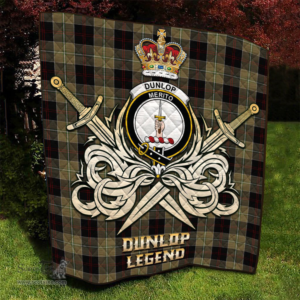 ScotsTee Shop Scottish Dunlop Hunting Clan Crest Tartan Quilt The Golden Sword of Courageous Legacy Quilt
