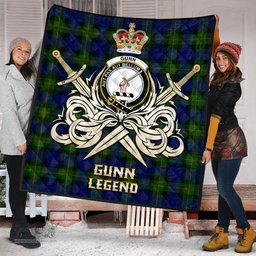 ScotsTee Shop Scottish Gunn Modern Clan Crest Tartan Quilt The Golden Sword of Courageous Legacy Quilt