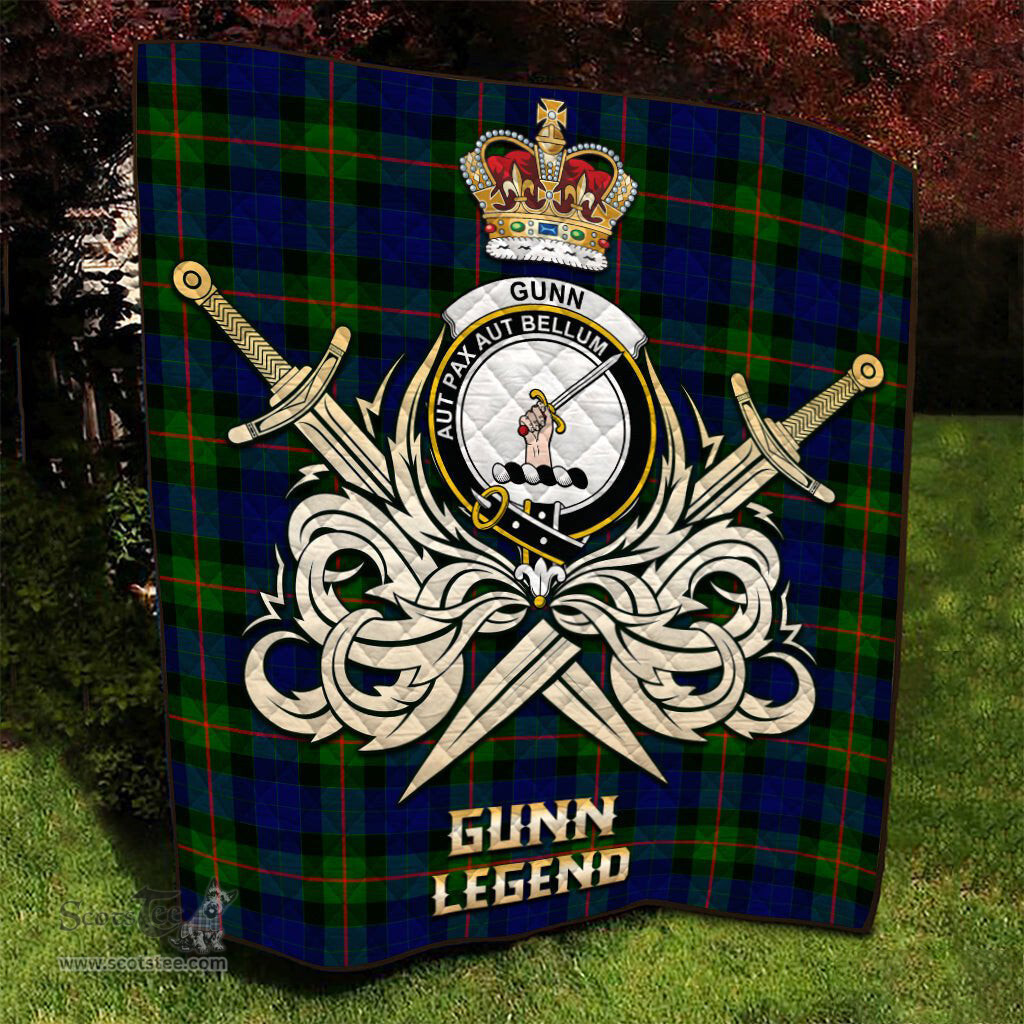 ScotsTee Shop Scottish Gunn Modern Clan Crest Tartan Quilt The Golden Sword of Courageous Legacy Quilt