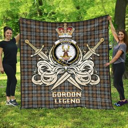 ScotsTee Shop Scottish Gordon Weathered Clan Crest Tartan Quilt The Golden Sword of Courageous Legacy Quilt