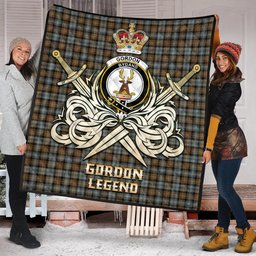 ScotsTee Shop Scottish Gordon Weathered Clan Crest Tartan Quilt The Golden Sword of Courageous Legacy Quilt