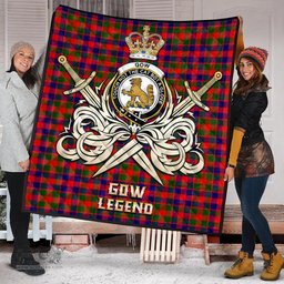 ScotsTee Shop Scottish Gow Modern Clan Crest Tartan Quilt The Golden Sword of Courageous Legacy Quilt