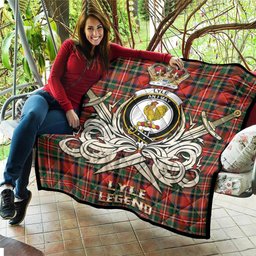 ScotsTee Shop Scottish Lyle Clan Crest Tartan Quilt The Golden Sword of Courageous Legacy Quilt