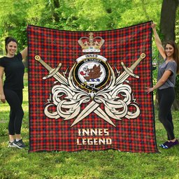 ScotsTee Shop Scottish Innes Modern Clan Crest Tartan Quilt The Golden Sword of Courageous Legacy Quilt