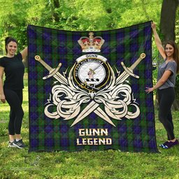 ScotsTee Shop Scottish Gunn Clan Crest Tartan Quilt The Golden Sword of Courageous Legacy Quilt