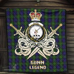 ScotsTee Shop Scottish Gunn Clan Crest Tartan Quilt The Golden Sword of Courageous Legacy Quilt