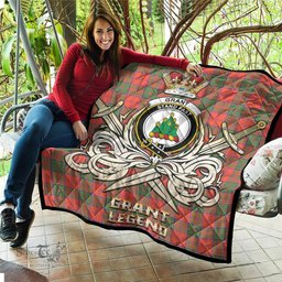ScotsTee Shop Scottish Grant Ancient Clan Crest Tartan Quilt The Golden Sword of Courageous Legacy Quilt
