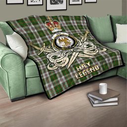 ScotsTee Shop Scottish Hay White Dress Clan Crest Tartan Quilt The Golden Sword of Courageous Legacy Quilt