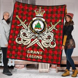 ScotsTee Shop Scottish Grant Modern Clan Crest Tartan Quilt The Golden Sword of Courageous Legacy Quilt