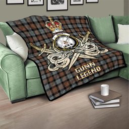ScotsTee Shop Scottish Gunn Weathered Clan Crest Tartan Quilt The Golden Sword of Courageous Legacy Quilt