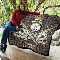 ScotsTee Shop Scottish Gunn Weathered Clan Crest Tartan Quilt The Golden Sword of Courageous Legacy Quilt