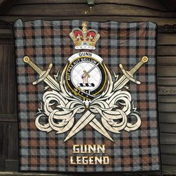 ScotsTee Shop Scottish Gunn Weathered Clan Crest Tartan Quilt The Golden Sword of Courageous Legacy Quilt