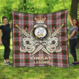 ScotsTee Shop Scottish Lindsay Dress Red Clan Crest Tartan Quilt The Golden Sword of Courageous Legacy Quilt