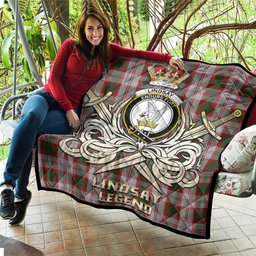 ScotsTee Shop Scottish Lindsay Dress Red Clan Crest Tartan Quilt The Golden Sword of Courageous Legacy Quilt