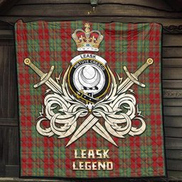 ScotsTee Shop Scottish Leask Clan Crest Tartan Quilt The Golden Sword of Courageous Legacy Quilt