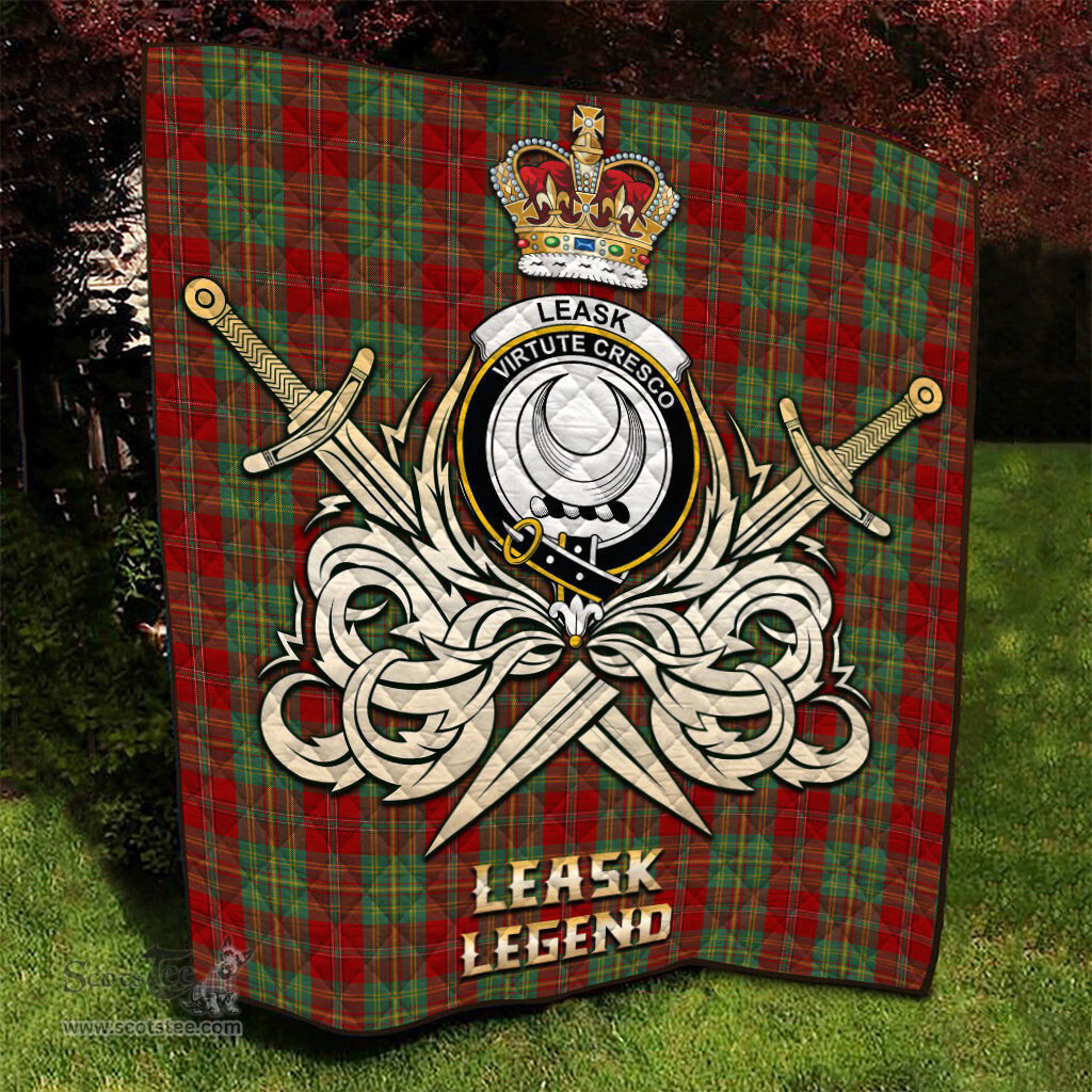 ScotsTee Shop Scottish Leask Clan Crest Tartan Quilt The Golden Sword of Courageous Legacy Quilt